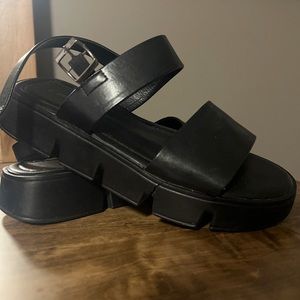 • STREETWEAR SOCIETY SANDALS •